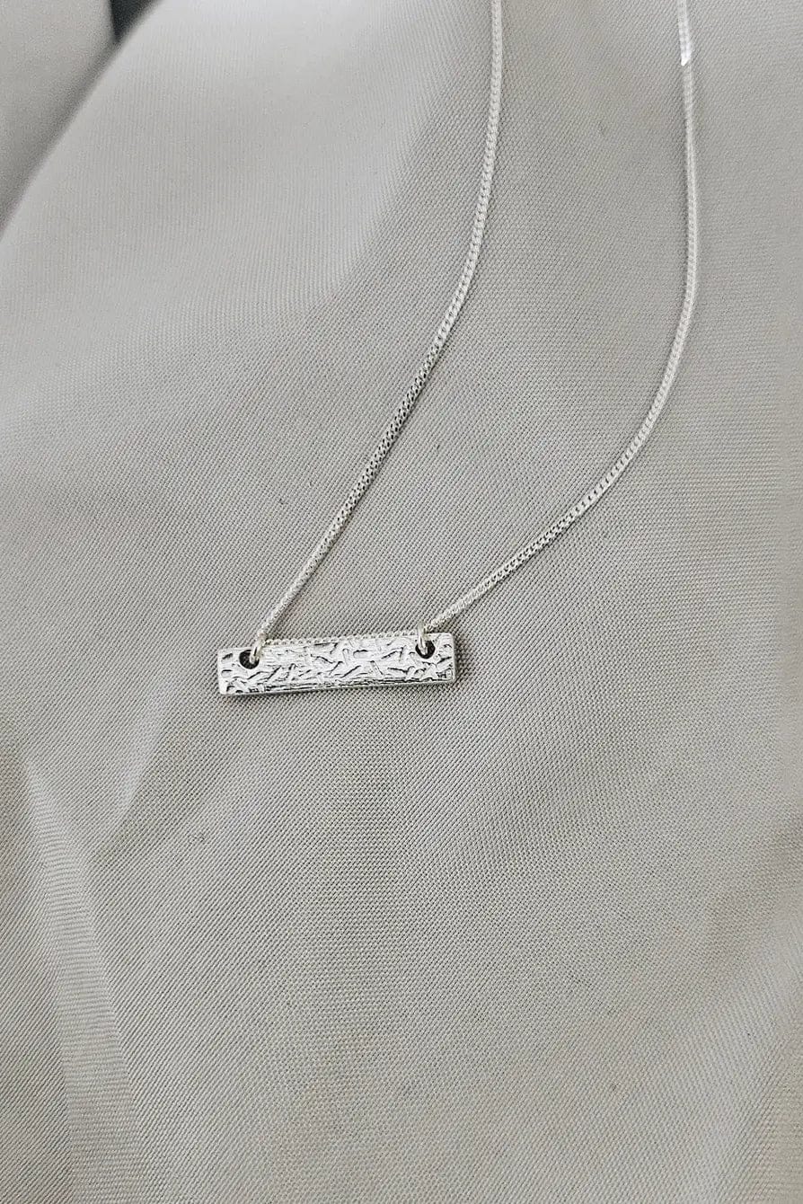 Textured Bar Necklace - Image 5